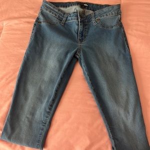 Fashion Nova Jeans, soft and stretchy, size 9 🩷